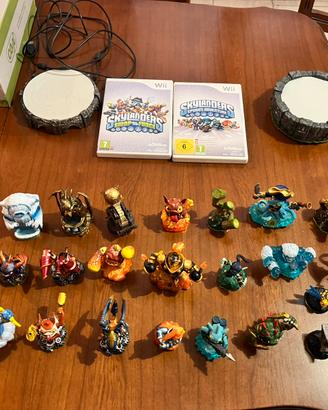 Lotto skylanders con pedane e personaggi