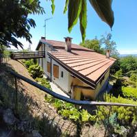 Villa nel bosco vista lago