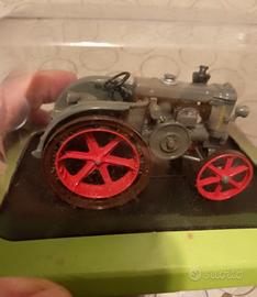 modellini 2 trattori. vintage. collezione. 