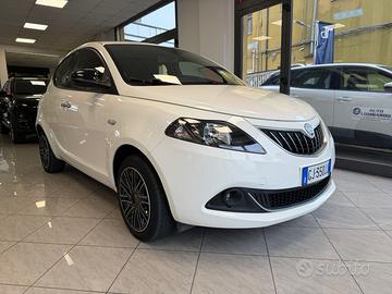 Lancia Ypsilon 1.0 FireFly S&S Hybrid Ecochic Gold