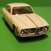 Alfa Romeo 2600 sprint Bertone Bang 1/43