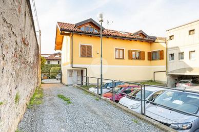 4 LOCALI A PIANEZZA