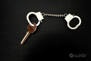 Portachiavi da collezione a forma di manette 