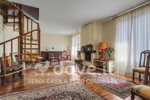Appartamento di 180 m² con 5 locali a Domaso