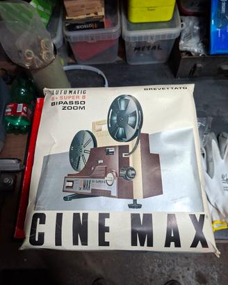 proiettore super 8