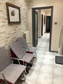 Ufficio arredato ad uso professionale