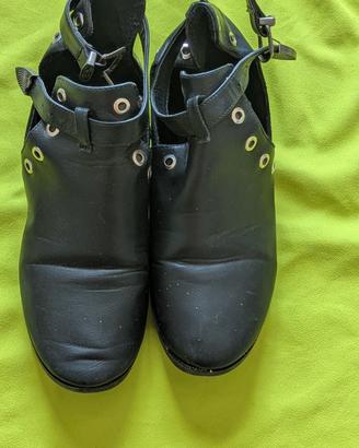 Stivaletti neri bassi taglia 35