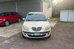 Lancia Ypsilon 1.2 FIRE