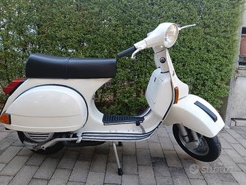 Vespa P200E 