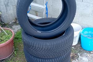 gomme Bridgestone 215/50 R 17