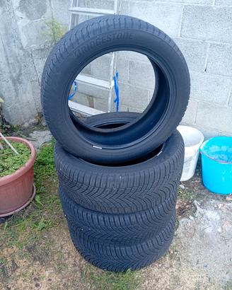 gomme Bridgestone 215/50 R 17