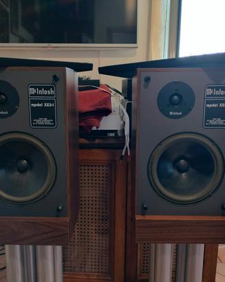 Diffusori piedistallo Mc Intosch XE 3-I
