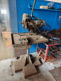 Troncatrice per ferro trifase