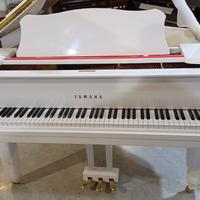 Pianoforte mezza coda Yamaha G3 bianco