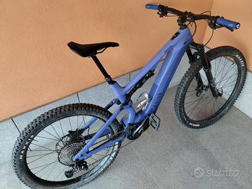 e-bike in carbonio Canyon Spectral batteria 630 Wh