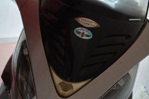 scooter malaguti  250, grigio , pochissimi km!!!