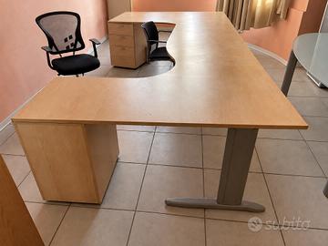 2 scrivanie angolari da ufficio 160x160 cm