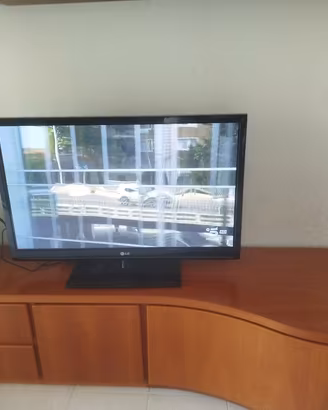 televisione 42 pollici  LG