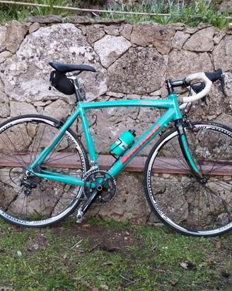 Bianchi Stelvio bici da corsa