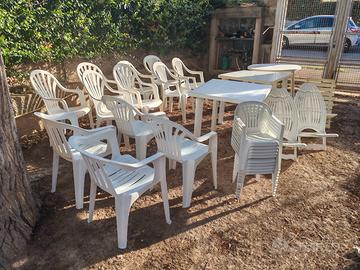Lotto completo (29 pezzi) di arredo da esterno