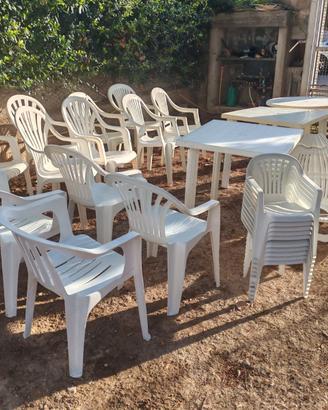Lotto completo (29 pezzi) di arredo da esterno