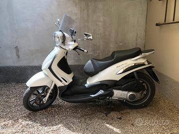 Beverly 300 ie