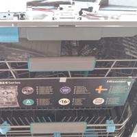 VENDUTA Lavastoviglie da incasso 16 cop Hisense