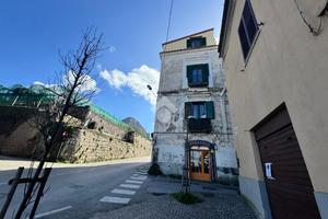 4 LOCALI A PIANO DI SORRENTO