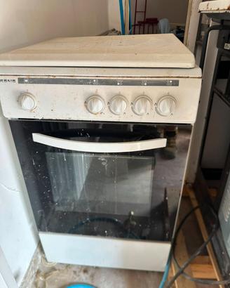 Cucina monoblocco KONIG con 4 fuochi e forno