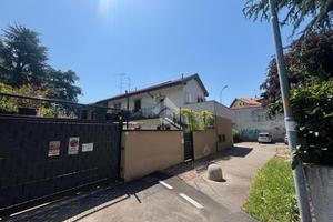 CASA SEMINDIPENDENTE A RHO