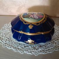 Vecchio portagioie in porcellana blu "Limonges"