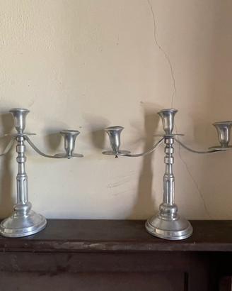 Coppia di due candelabri antichi a tre fiamme
