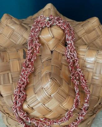 Collana rosso avorio uncinetto
