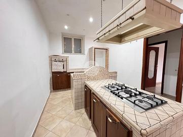 3 LOCALI A MARANO DI NAPOLI