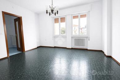 3 LOCALI A DESENZANO DEL GARDA