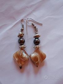 Orecchini vintage di perle.