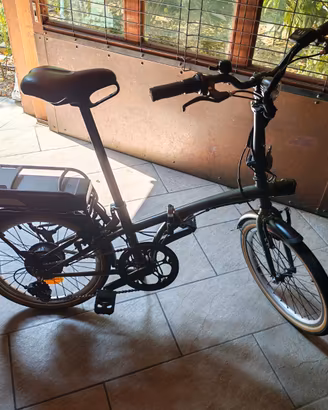 Bici elettrica pieghevole a pedalata assistita