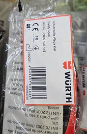 guanti e occhiali protettivi