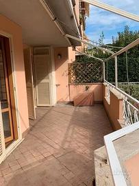 GROTTAFERRATA TRILOCALE CON TERRAZZO E BOX  AUTO