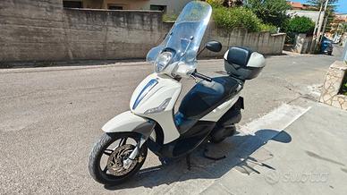 Piaggio Beverly 350