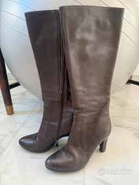 Stivali pelle con tacco