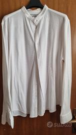 Camicia "Coreana" bianca.