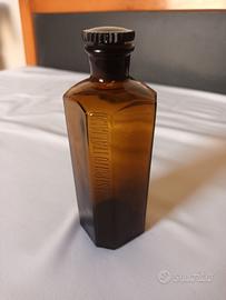 Vaso in vetro ambrato Farmacia Militare.