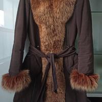Elegante cappotto con pelliccia