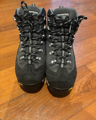 Scarpe trekking tag. 40 2/3 Dolomite mod. Ortisei
