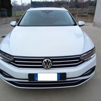 Volkswagen NUOVA Passat 1.6 TDI 120 cv 2020