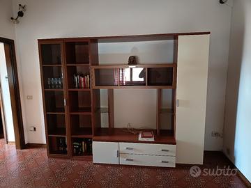 Mobile soggiorno con vetrina