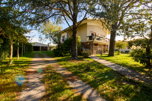 Appartamento con giardino in villa bifamiliare