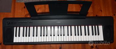 Tastiera Yamaha modello Piaggero NP-12