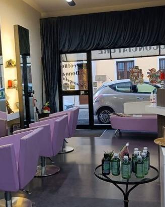 Attività / Licenza di 60 m² con 1 locale a Castel 
